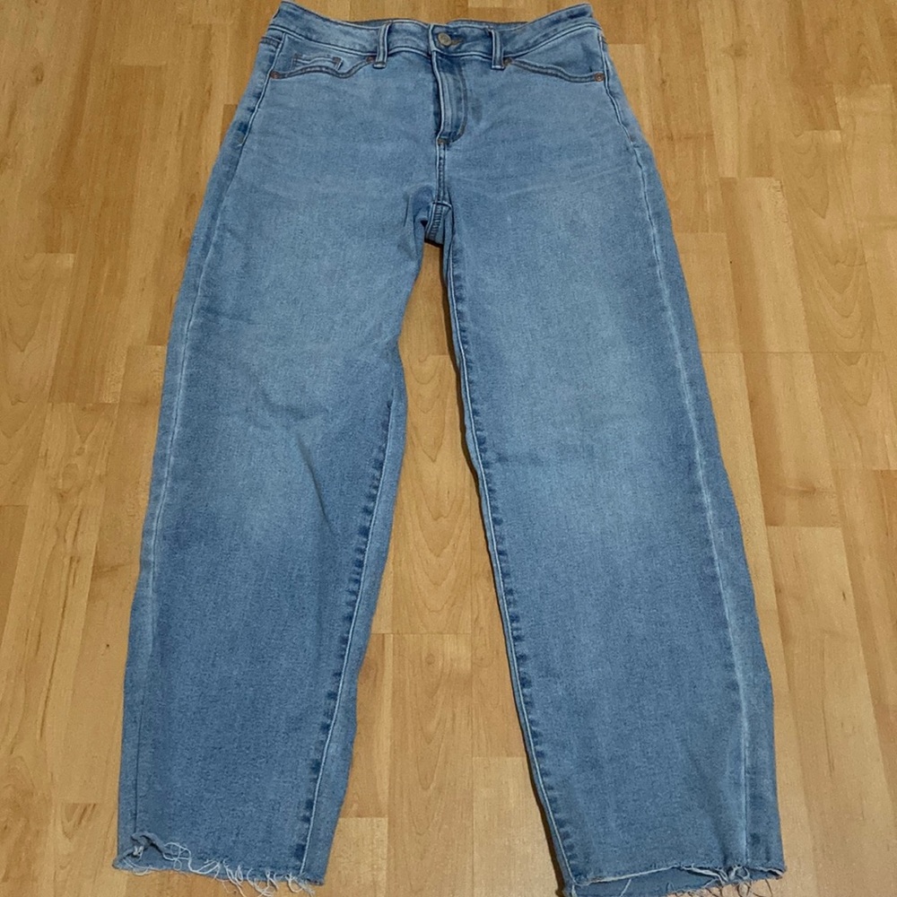 SONOMA WOMENS SIZE 4 STRAIGHT CROP JEANS